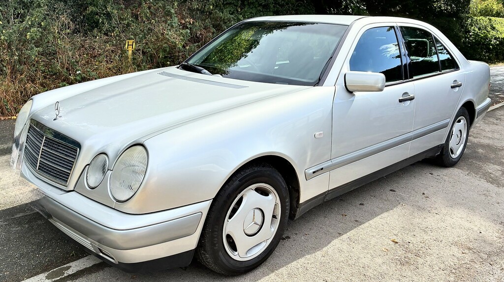 Mercedes-Benz E Class Saloon 2.0 E200 Classic 1998 Silver #3