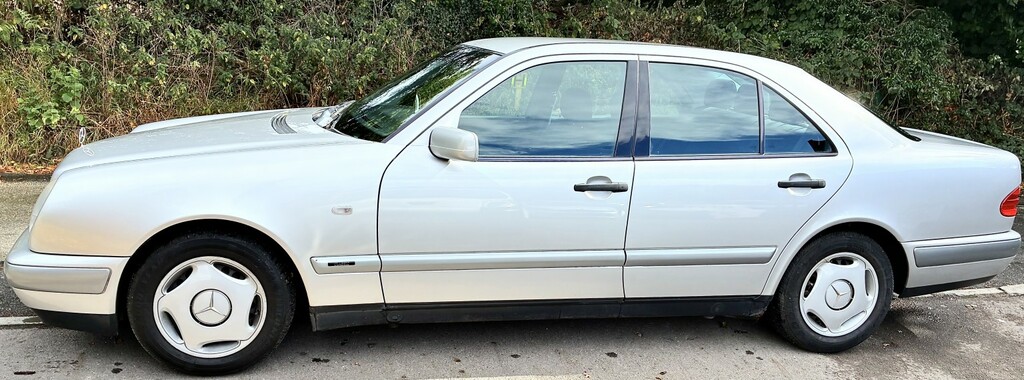 Mercedes-Benz E Class Saloon 2.0 E200 Classic 1998 Silver #4