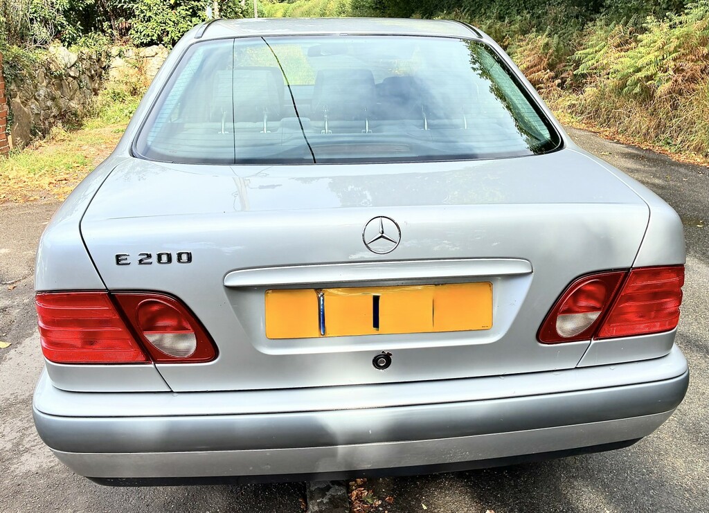 Mercedes-Benz E Class Saloon 2.0 E200 Classic 1998 Silver #6