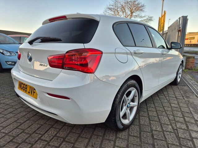 BMW 1 Series 118D Sport Hatchback NG68JVF White #6