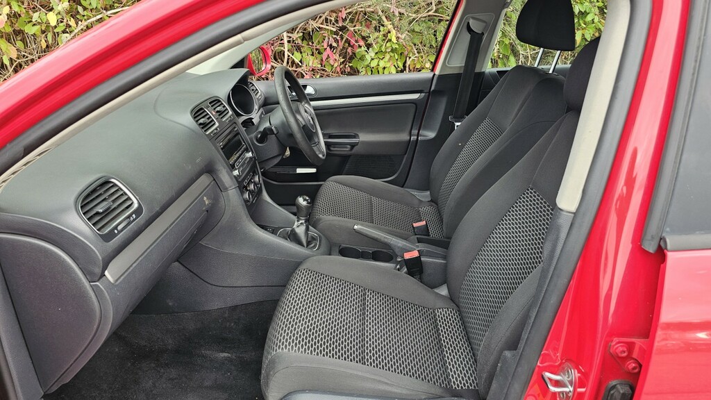Volkswagen Golf 1.6 Tdi S DV62VKJ Red #5