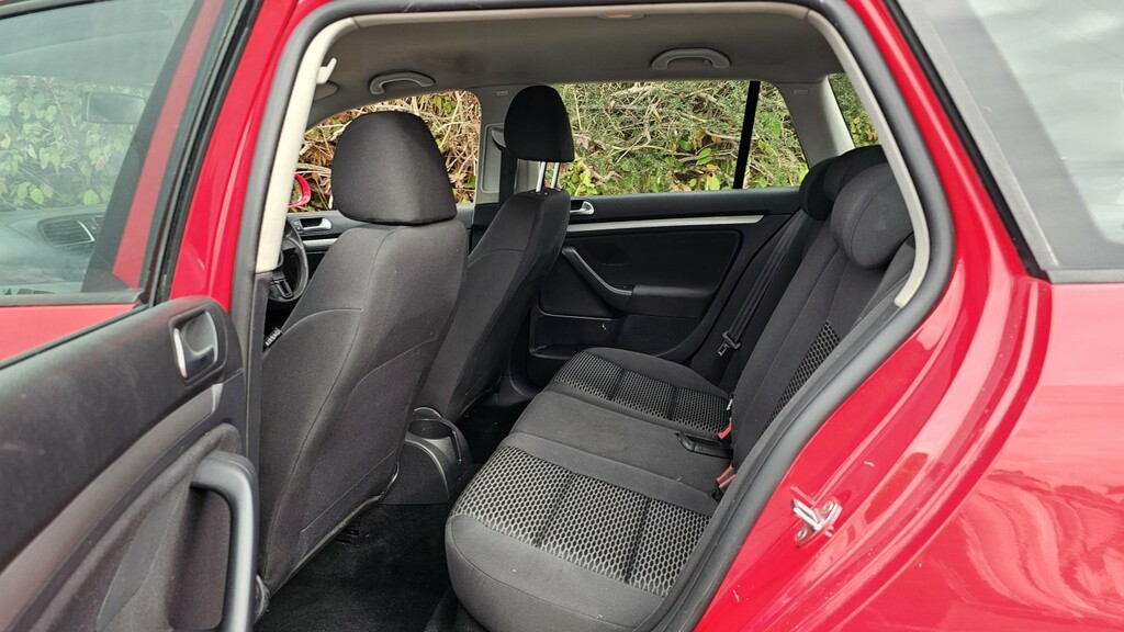 Volkswagen Golf 1.6 Tdi S DV62VKJ Red #6