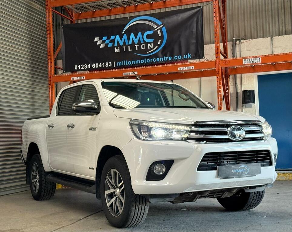 Toyota HILUX Pickup 2.4 D-4d Invincible 4Wd Euro 6 Ss 4 EO20ENN White #3