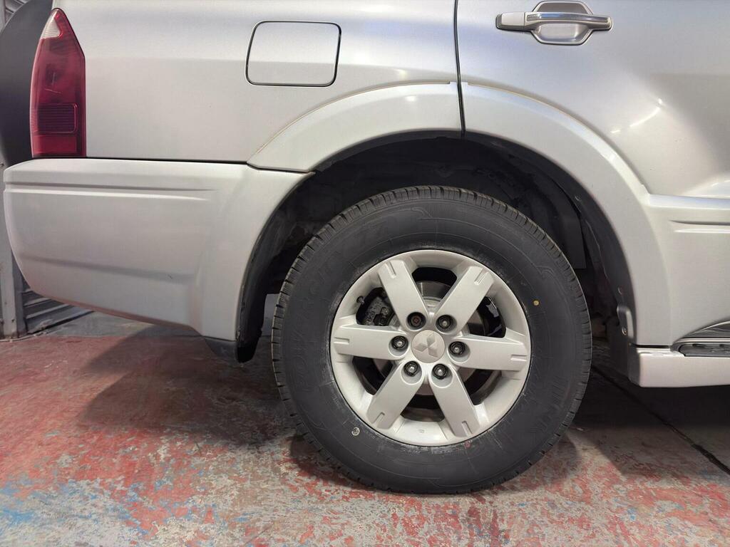 Mitsubishi Shogun 3.2 Di-d Warrior Black #10