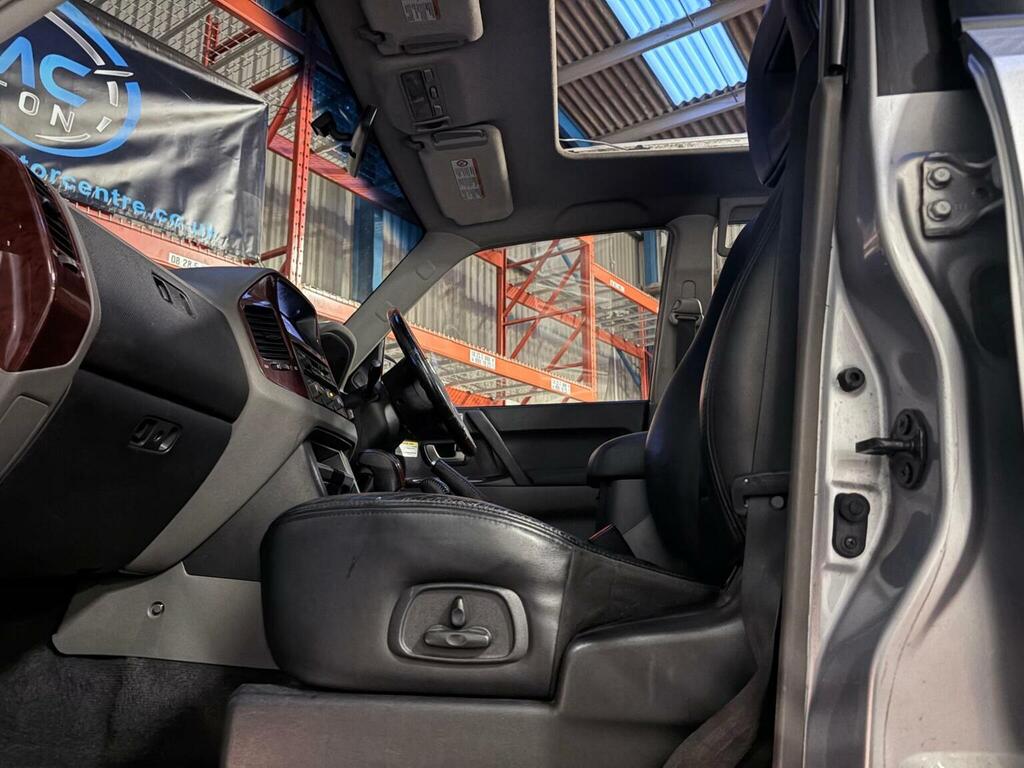 Mitsubishi Shogun 3.2 Di-d Warrior Black #21