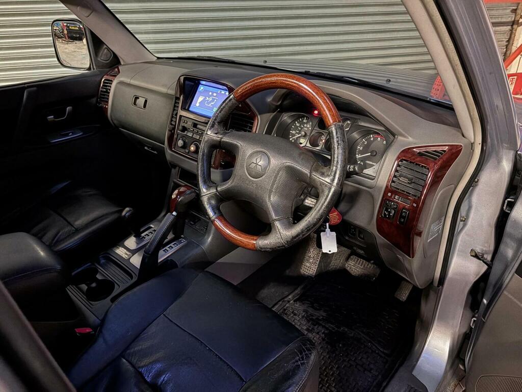 Mitsubishi Shogun 3.2 Di-d Warrior Black #17