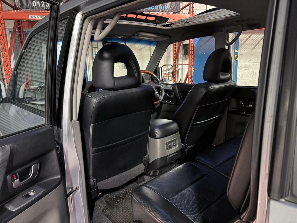 Mitsubishi Shogun 3.2 Di-d Warrior Black #23