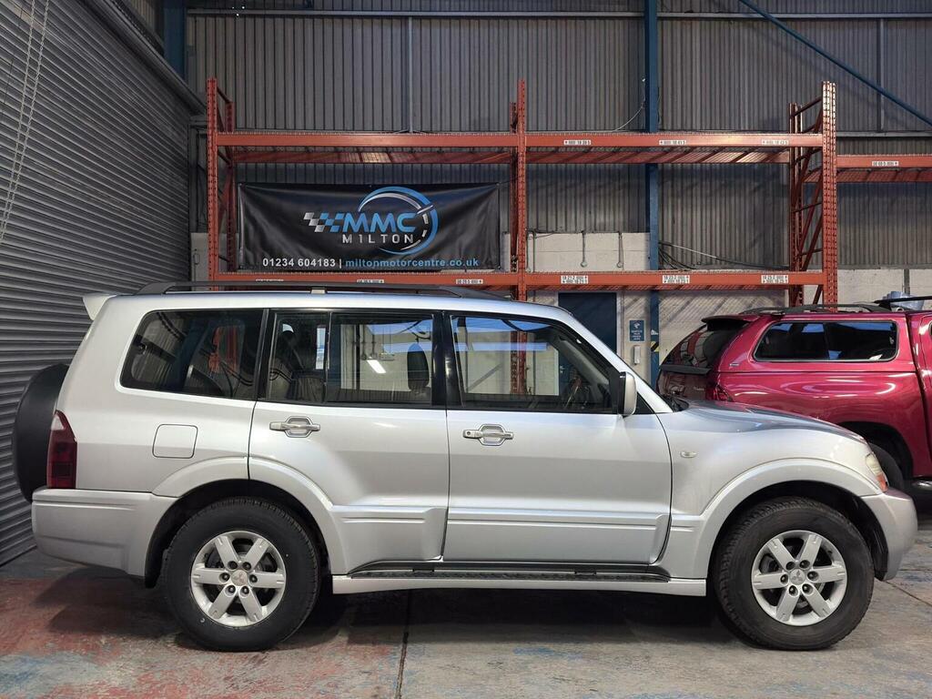 Mitsubishi Shogun 3.2 Di-d Warrior Black #8