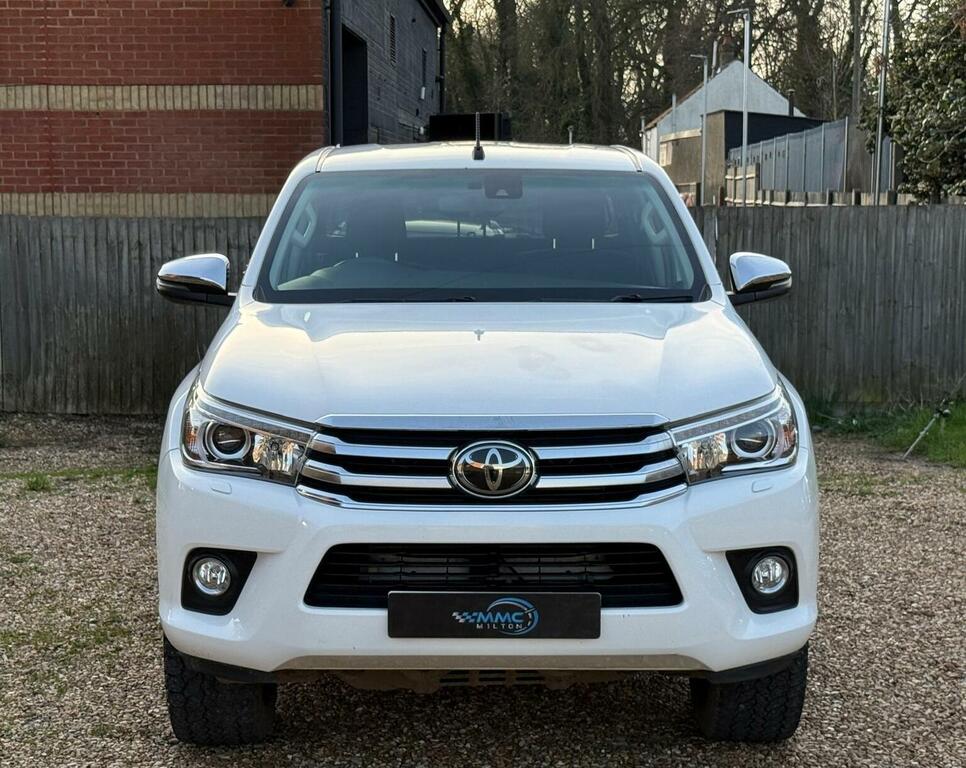 Toyota HILUX Pickup 2.4 D-4d Invincible 4Wd Euro 6 Ss 4 ML19LNO White #4