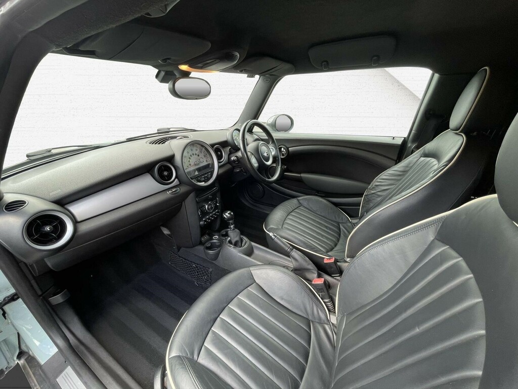 Mini Clubvan  White #5