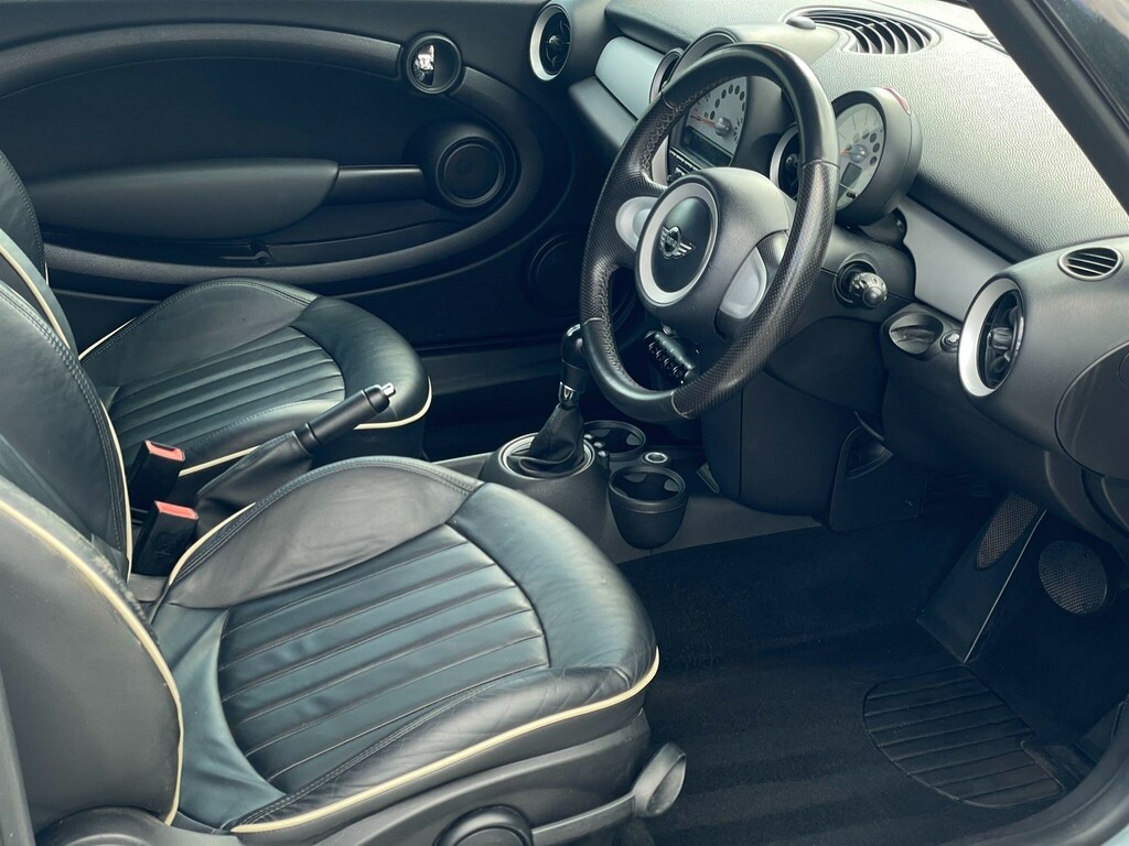 Mini Clubvan  White #9