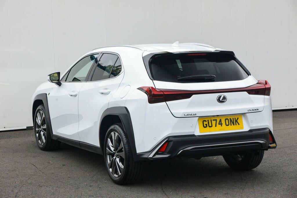 Lexus UX 300H 2.0 F-sport Design Cvt White #3