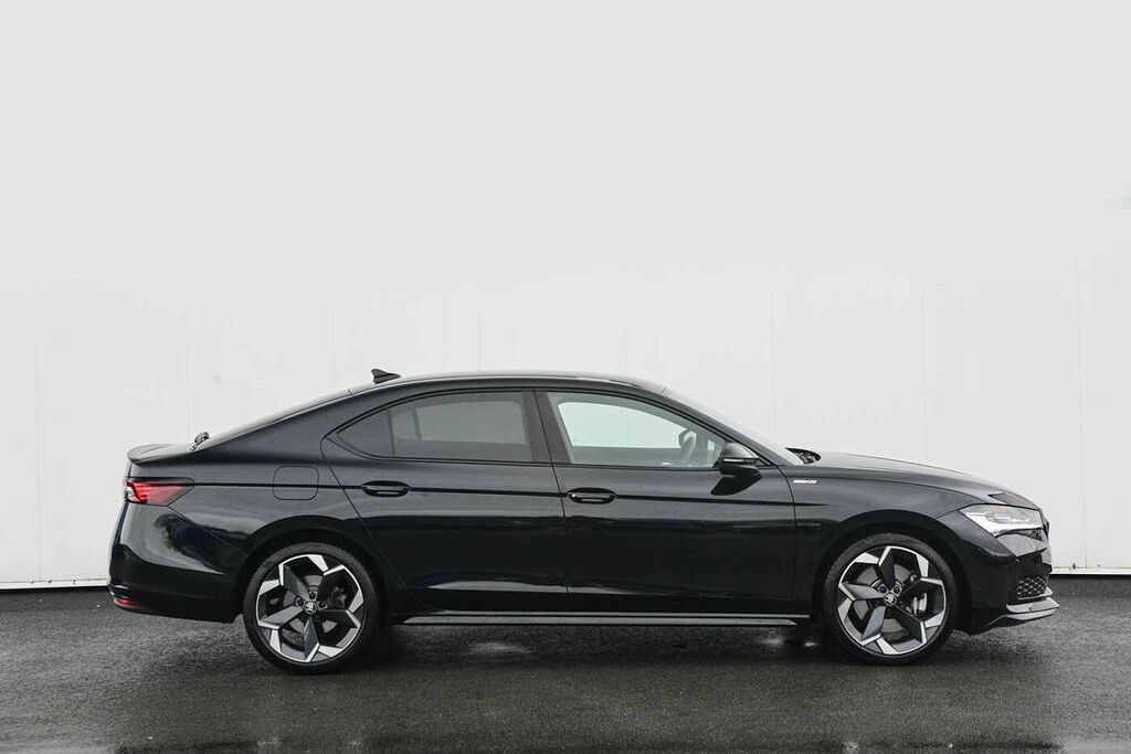 Skoda Superb 2.0 Tsi 204 Sportline Dsg DG75ZNO Black #4