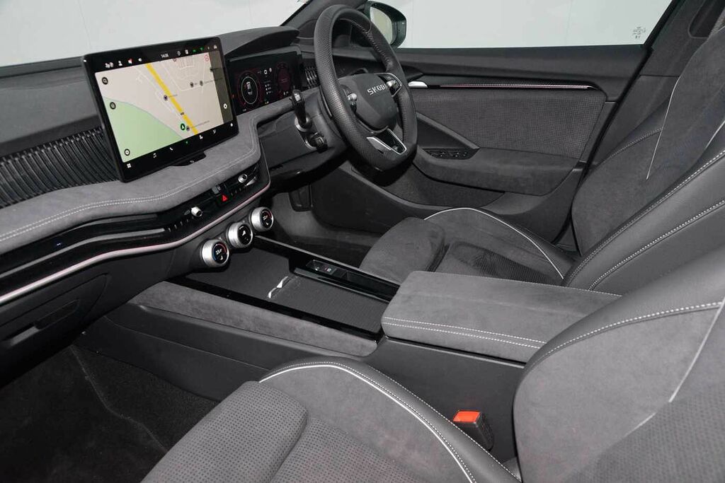 Skoda Superb 2.0 Tsi 204 Sportline Dsg DG75ZNO Black #2