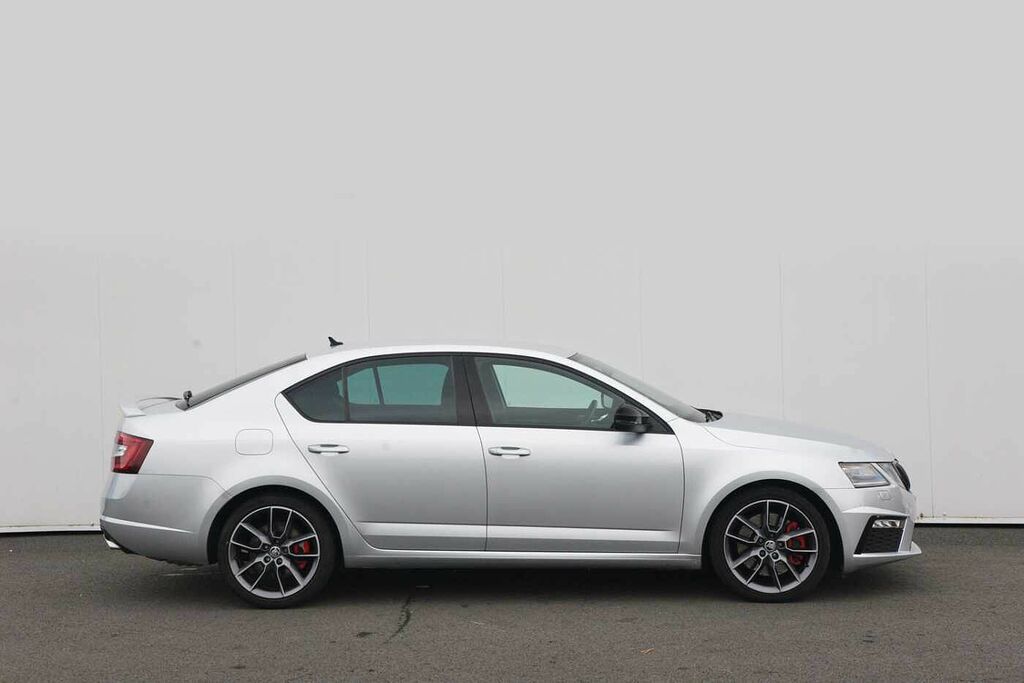 Skoda Octavia 2.0 Tsi 245 Vrs Dsg Black Pack Silver #4