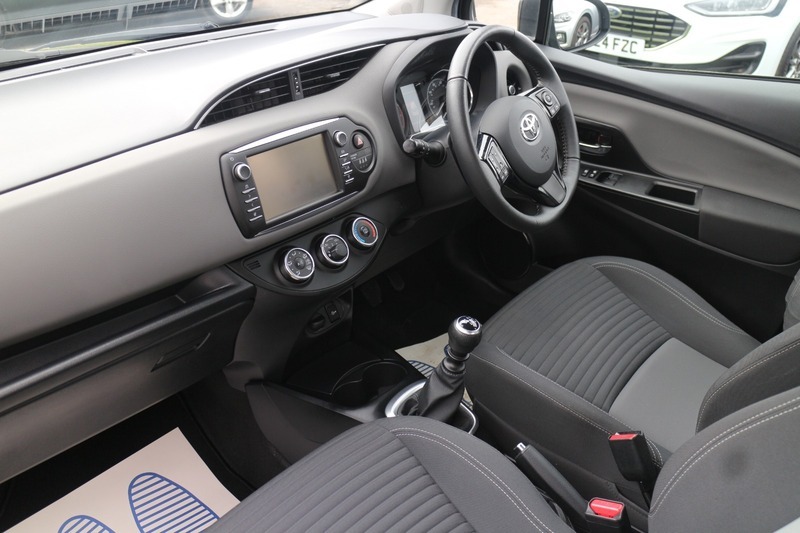 Toyota Yaris Vvt-i Icon CX20SKD Grey #5