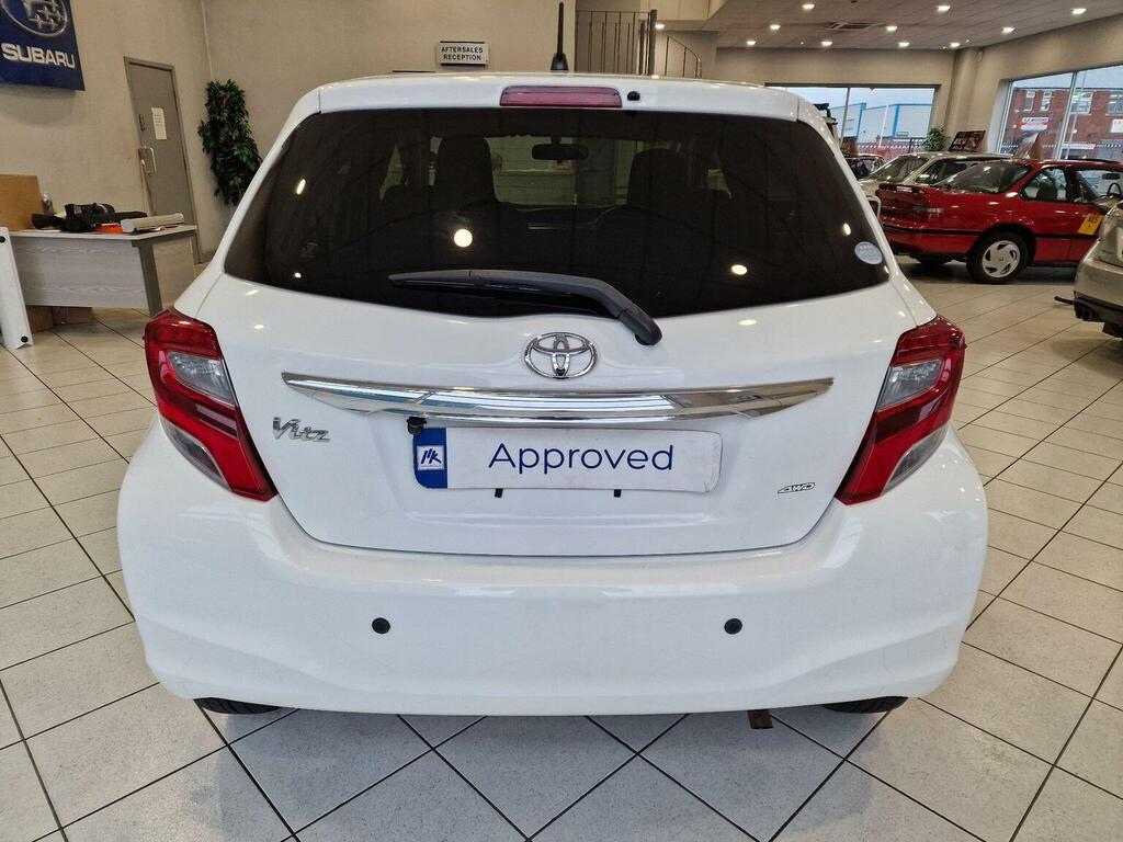 Toyota Vitz Hatchback 1.3 4X4 201464 #6
