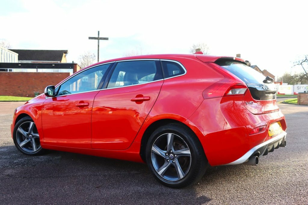 Volvo V40 1.6L R-design Lux Red #4