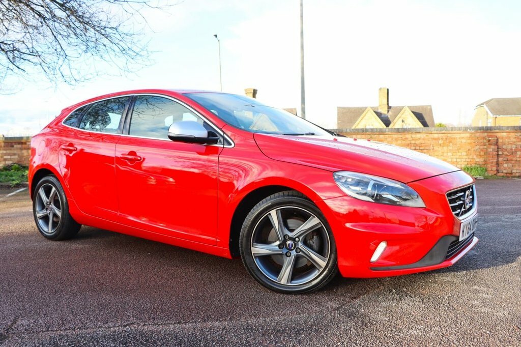 Volvo V40 1.6L R-design Lux Red #2
