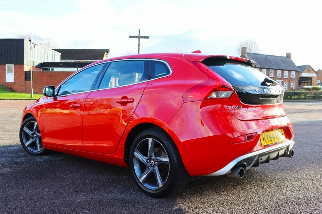 Volvo V40 1.6L R-design Lux Red #3
