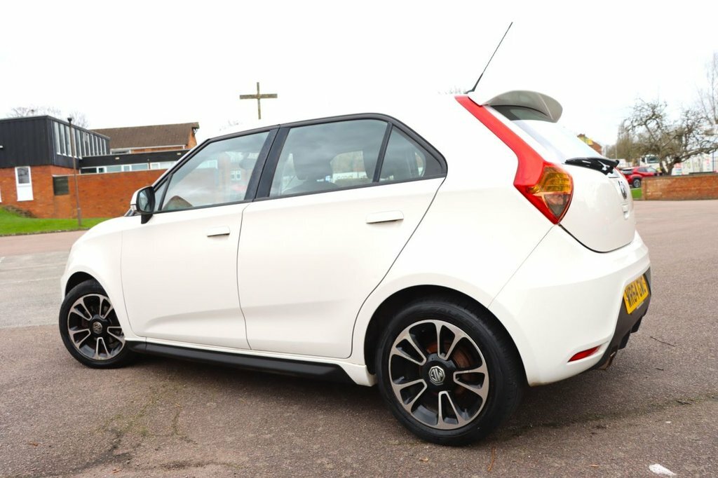 MG MG3 1.5L 3Form Sport White #3