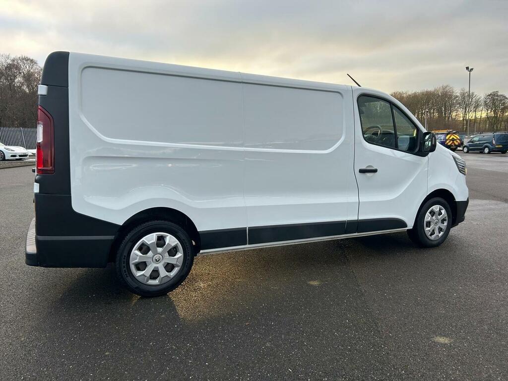 Renault Trafic 2.0 Dci Blue Ll30 Business L2 H1 Euro 6 Ss SW22AVU White #2