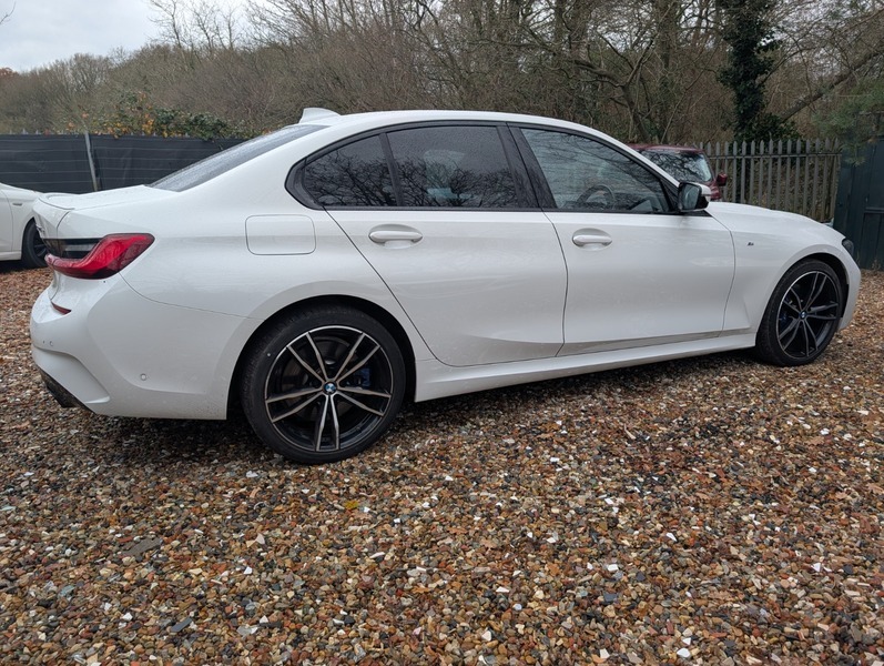 BMW 3 Series 330E M Sport V100RJH White #3