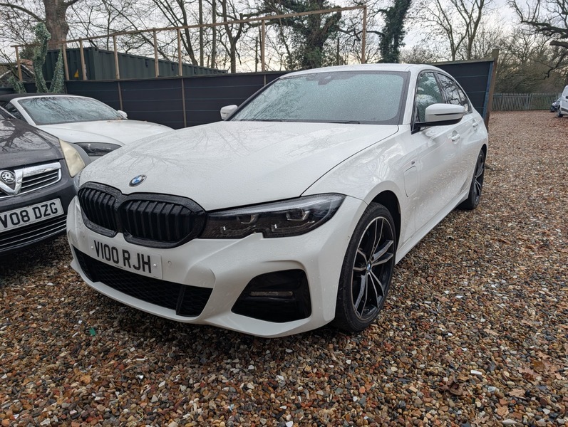 BMW 3 Series 330E M Sport V100RJH White #4