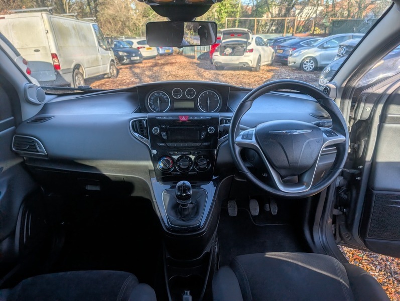 Chrysler Ypsilon Se Grey #5