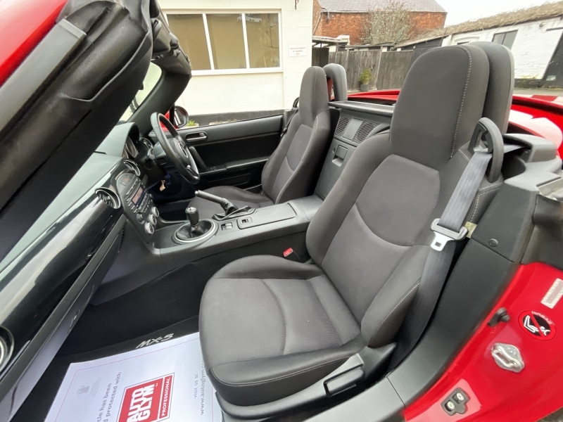 Mazda MX-5 Roadster Convertible MW14OXG Red #3