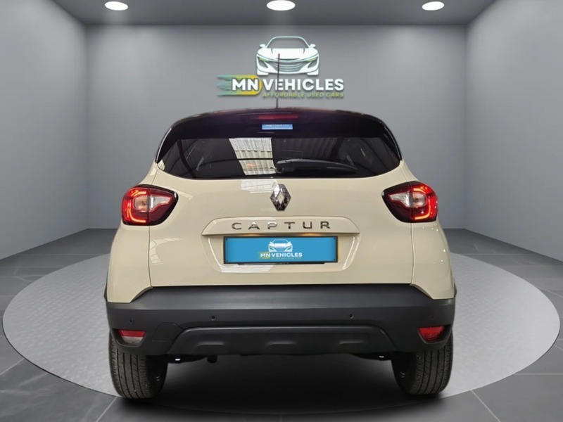 Renault Captur Iconic Tce HV68XVA Brown #5