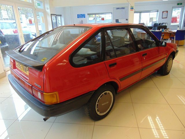 Toyota Corolla 1985 1.3 Gl 65 Bhp Red #3