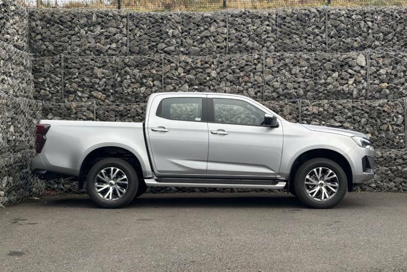 Isuzu D-Max 1.9 Dl40 Double Cab 4X4 - 2025 75 Silver #3