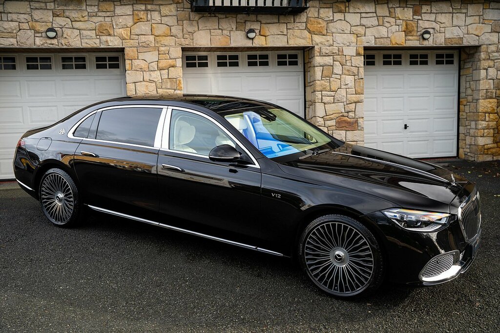 Mercedes-Benz Maybach S Class Saloon Black #2