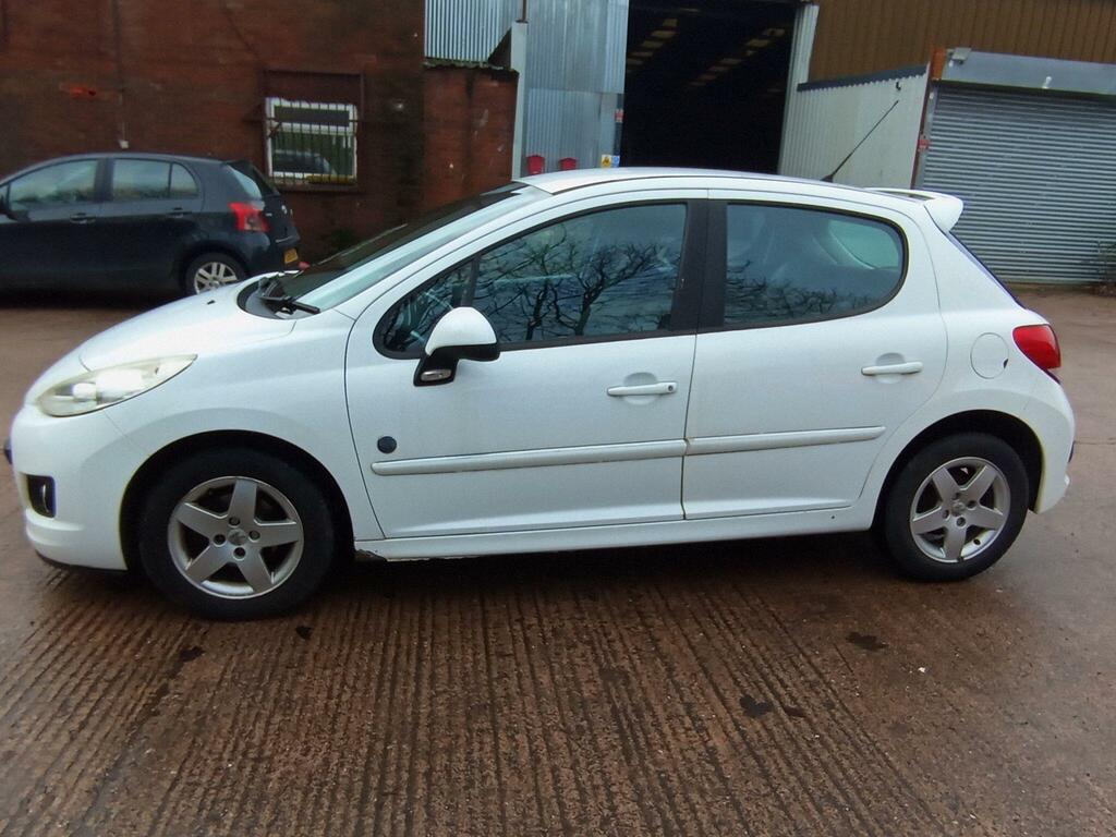 Peugeot 207 1.4 Vti Envy Euro 5 YT11EJL White #4