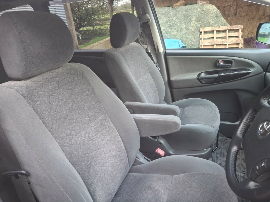 Toyota Estima Mpv Red #13