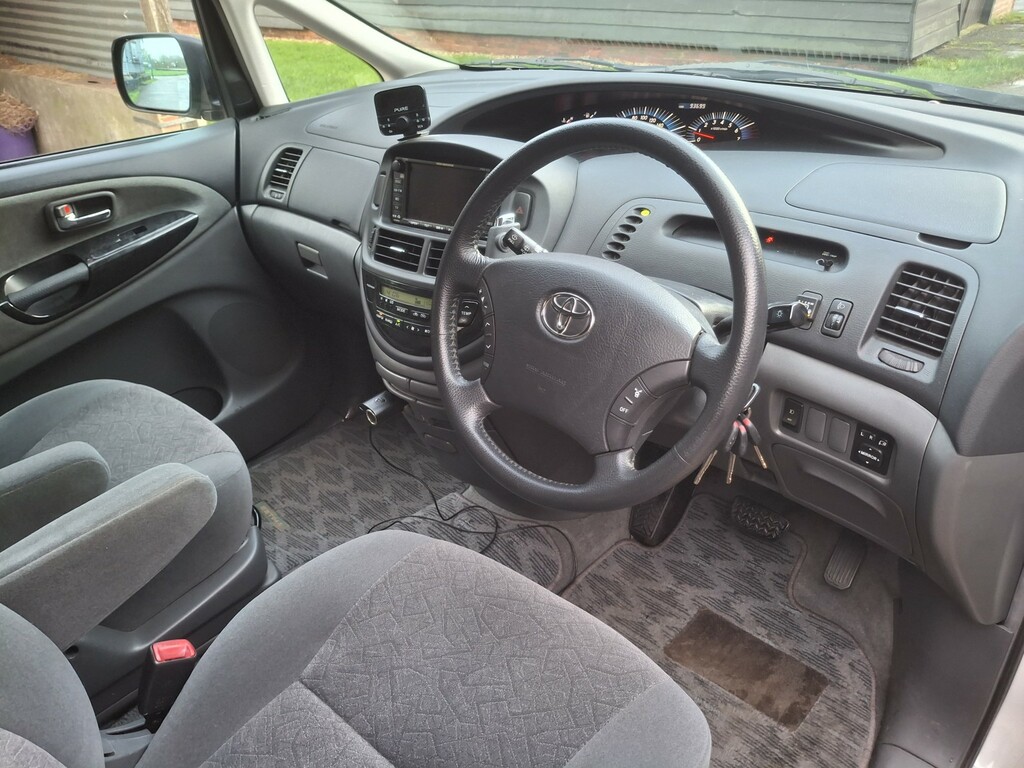 Toyota Estima Mpv Red #2