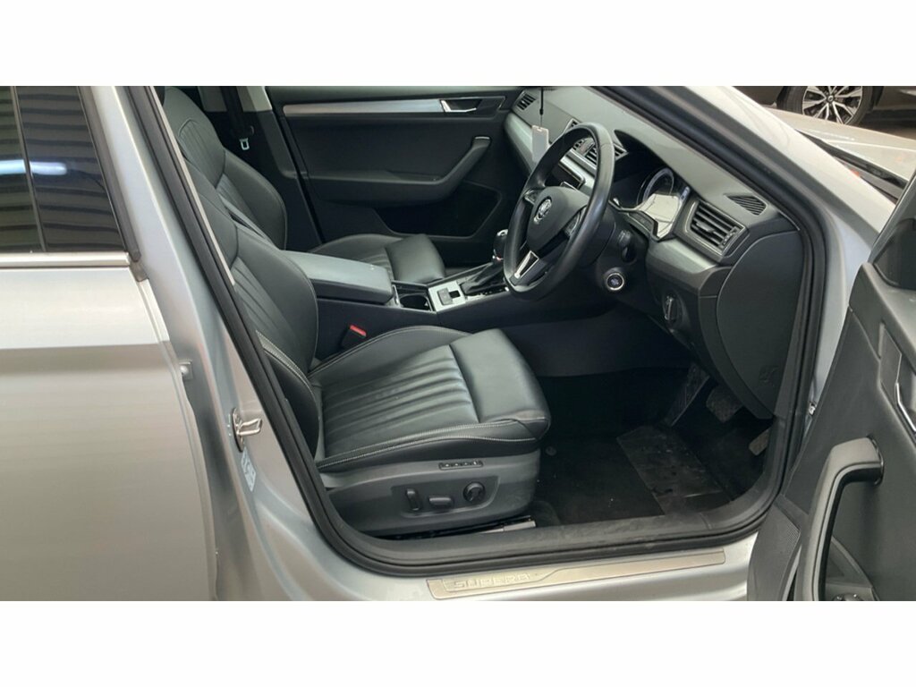 Skoda Superb Se Technology Tsi Dsg Hatchback 1.4 Semi Petr  #2
