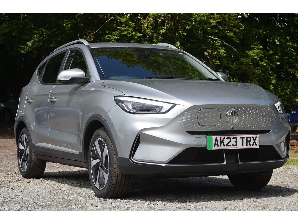 MG ZS Trophy Connect Long Range Silver