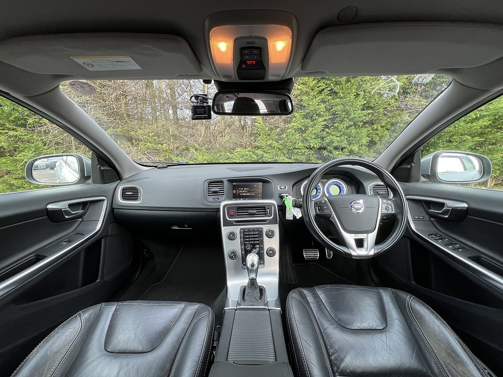 Volvo V60 T4 R-design  #2