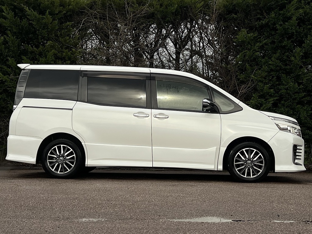 Toyota Voxy Zs Kirameki  #5