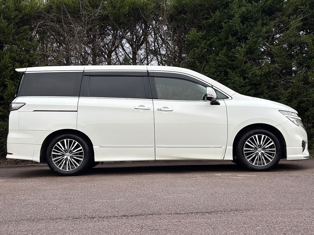 Nissan Elgrand 250 Highway Star #6