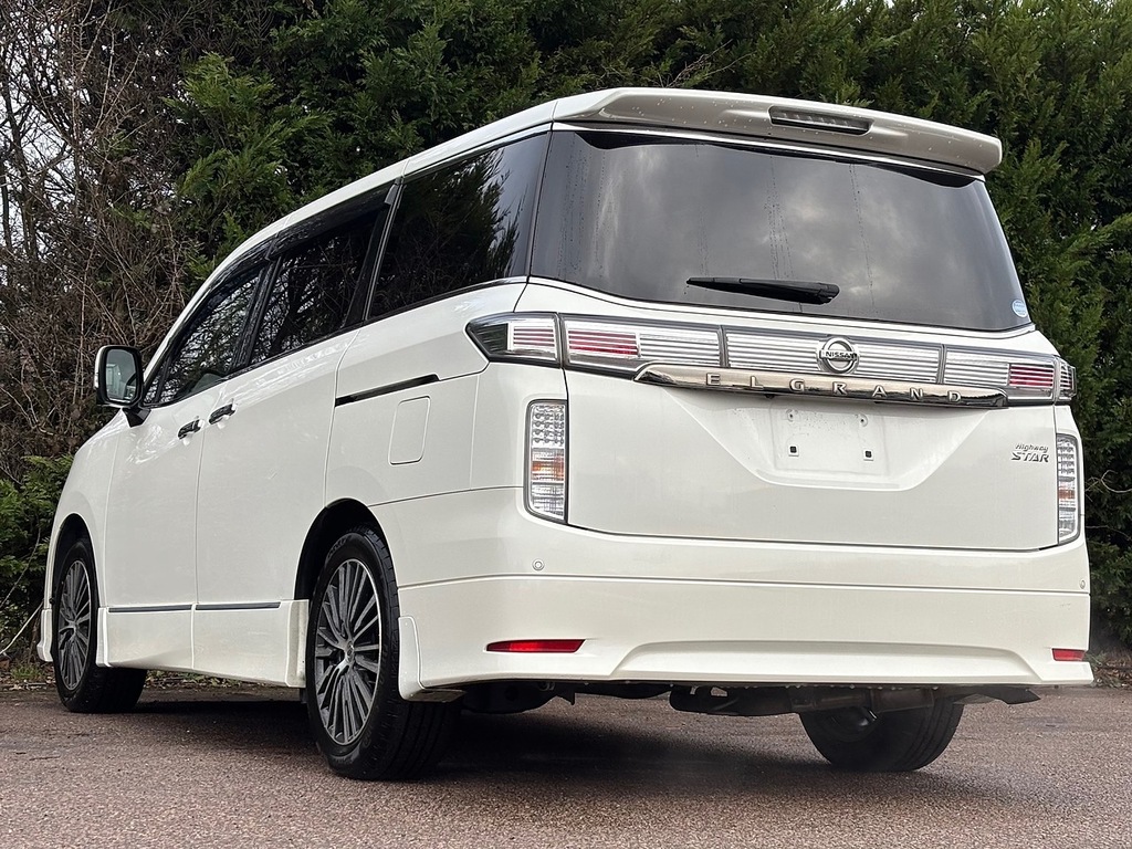 Nissan Elgrand 250 Highway Star #5