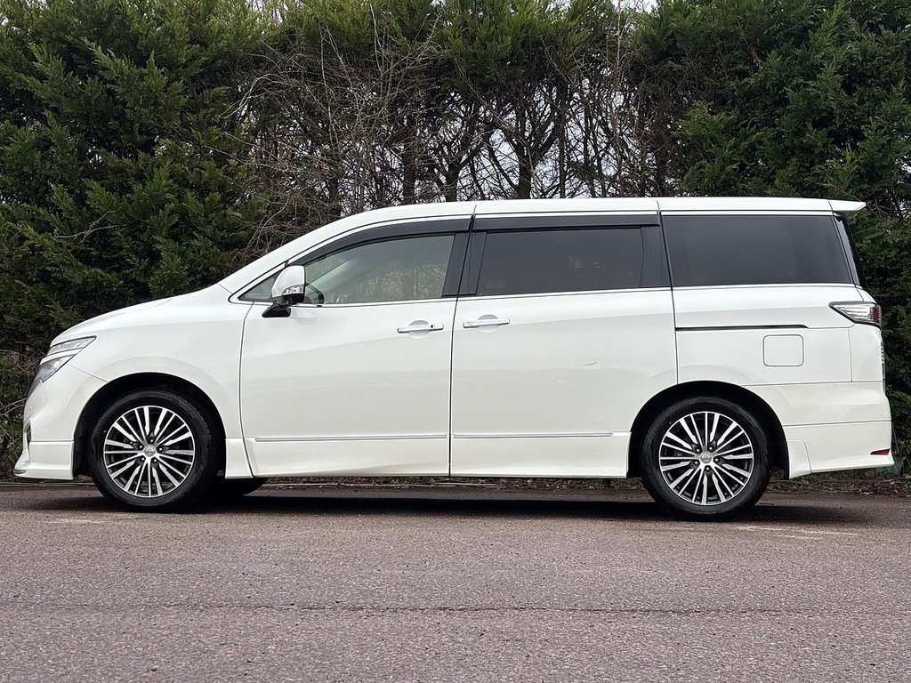Nissan Elgrand 250 Highway Star #4
