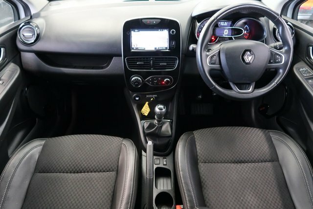 Renault Clio 1.5 Dci Dynamique S Nav Hatchback Manua White #2