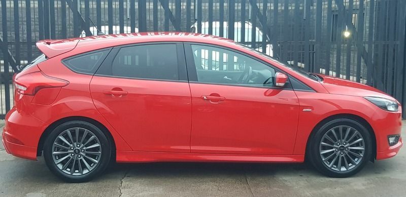 Ford Focus 1.5L St-line Hatchback Euro 6 1 SN67RHZ Red #3