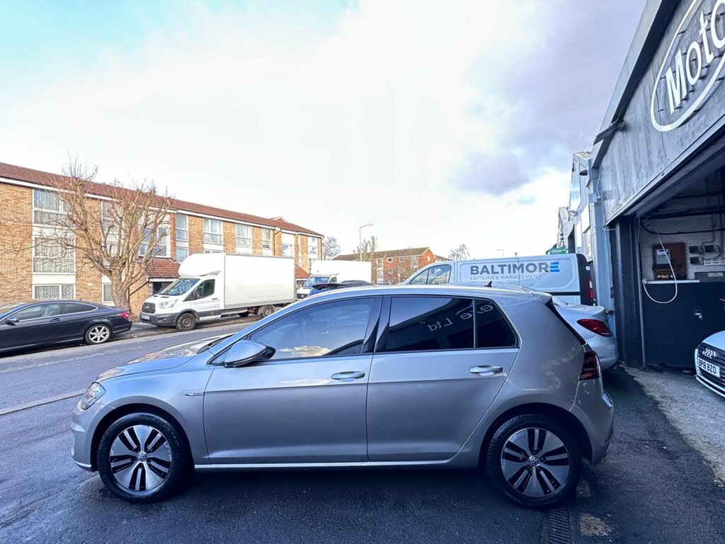 Volkswagen e-Golf 35.8Kwh E-golf Silver #4