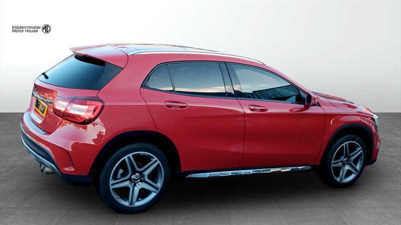 Mercedes-Benz GLA Class 1.6 Gla200 Amg Line Edition Plus Suv Red #5
