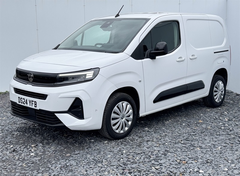 Vauxhall Combo 1.5 Turbo D 2300 Pro Panel Van S DS24YFB White #3