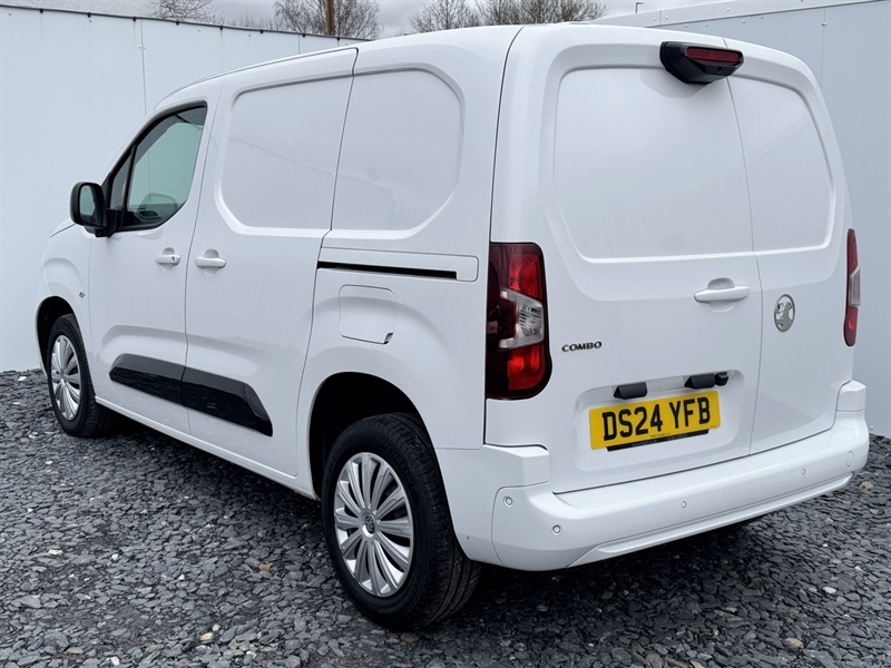 Vauxhall Combo 1.5 Turbo D 2300 Pro Panel Van S DS24YFB White #5